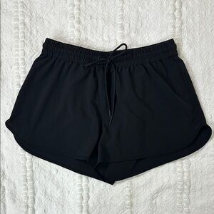 Aritzia‎ TNA Revolve Athletic Shorts Black Small